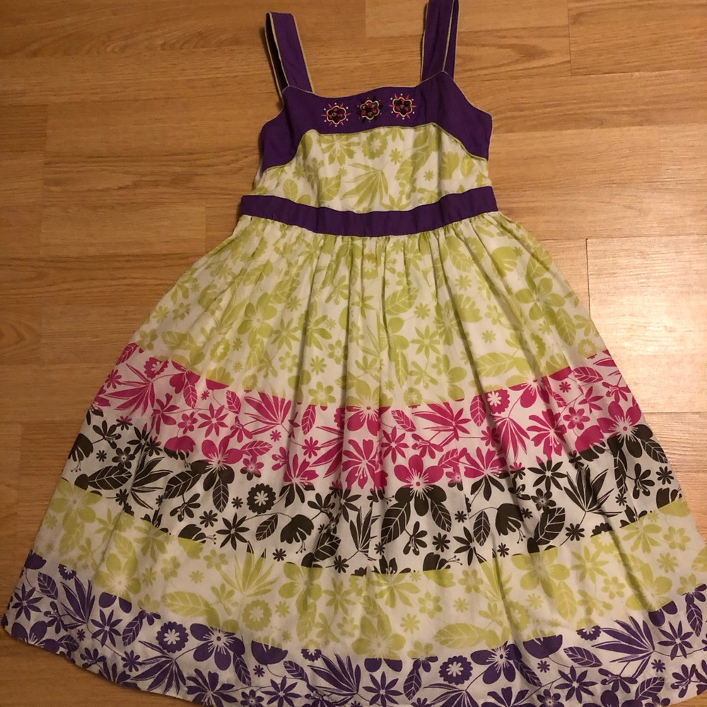 “Shrinking Violet” dress size 8 in EUC